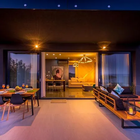 Skywalker Oasis Apartment *